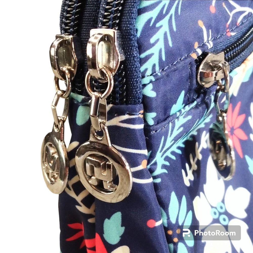 Joe L Shi Fashion navy crossbody bag. - Picture 3 of 13